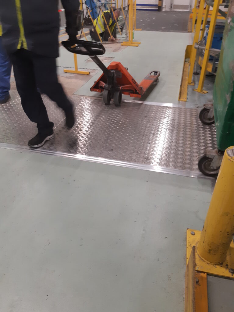 Warehousing flooring